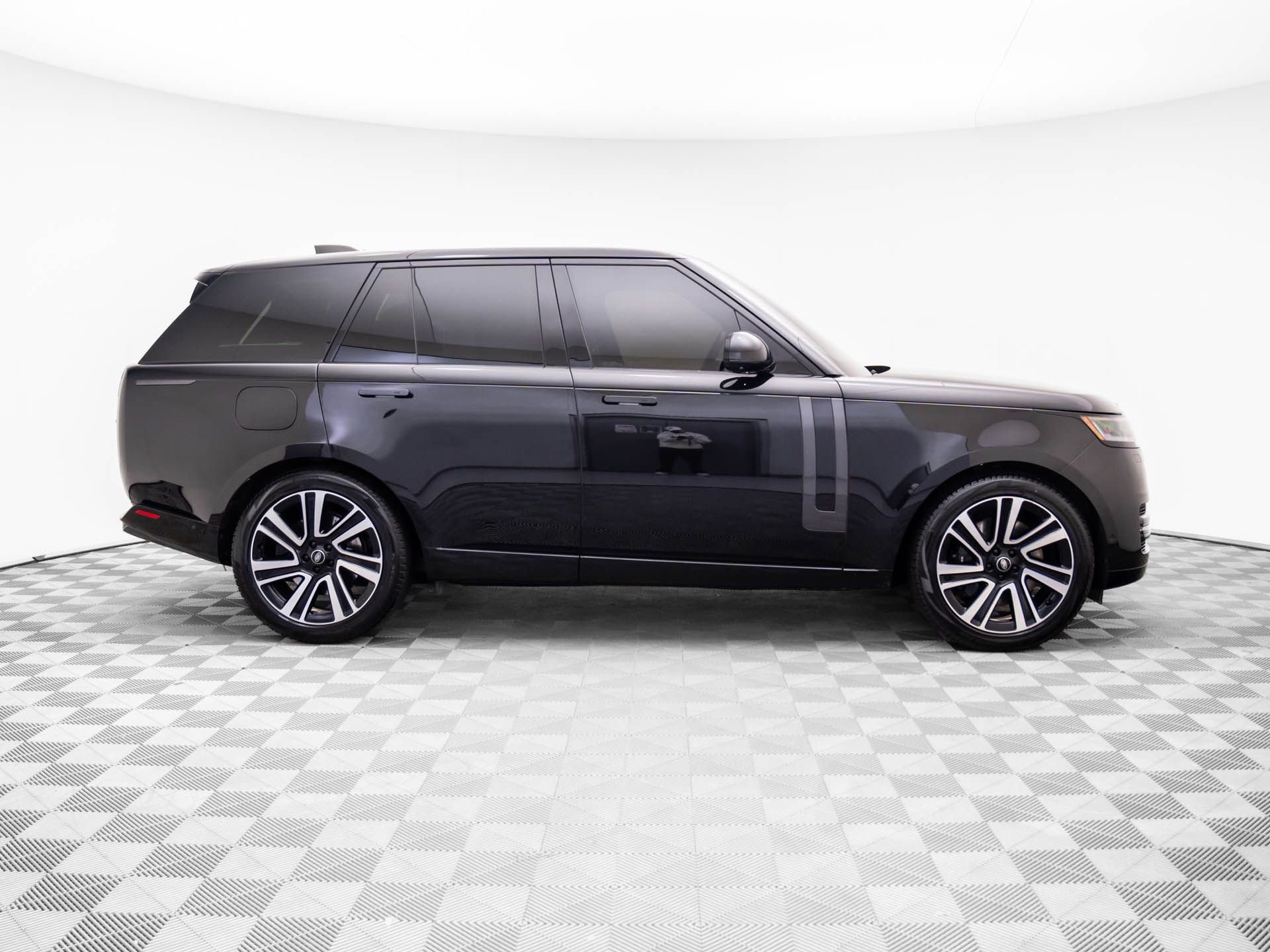 Used 2023 Land Rover Range Rover SE image 6