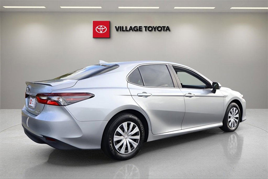 Certified 2021 Toyota Camry LE image 5