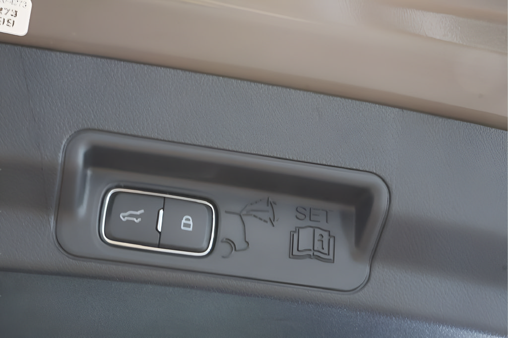 New 2026 Ford Explorer ST-Line w/ ST-Line Street Pack AWD/4WD image 29