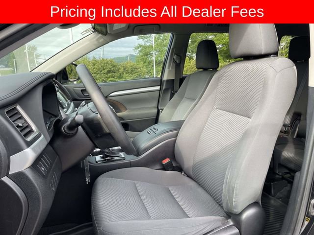 Used 2019 Toyota Highlander LE AWD/4WD image 20