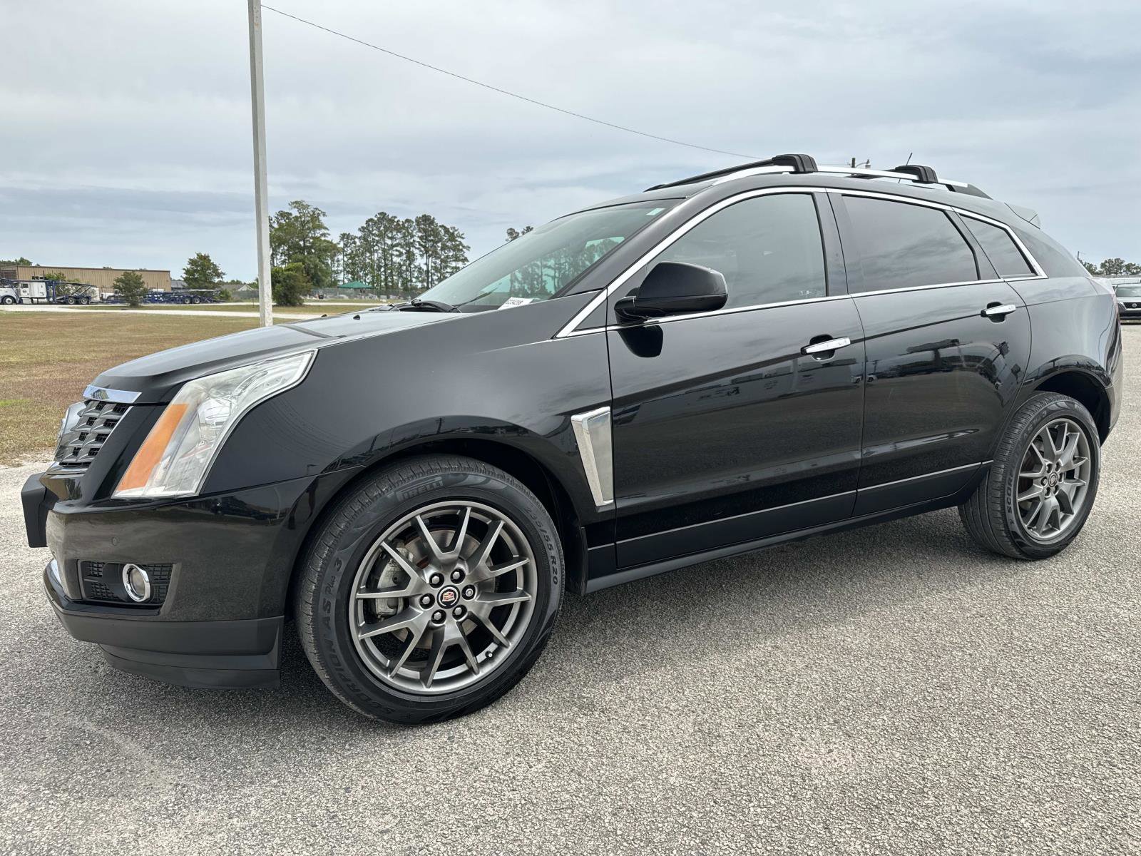 Used 2016 Cadillac SRX Performance w/ Midnight Edition Package FWD image 8