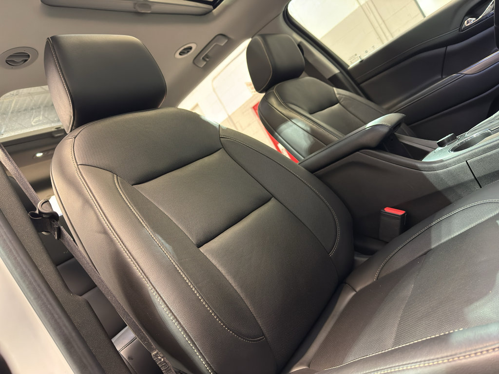 Used 2019 GMC Acadia SLT w/ Black Edition AWD/4WD image 23