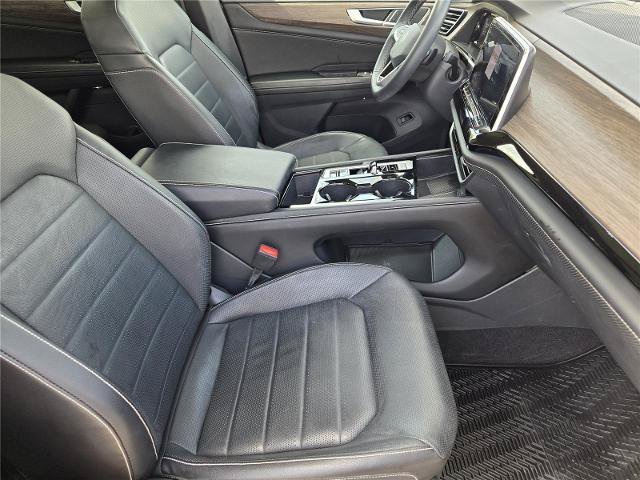 Used 2024 Volkswagen Atlas SEL AWD/4WD image 13
