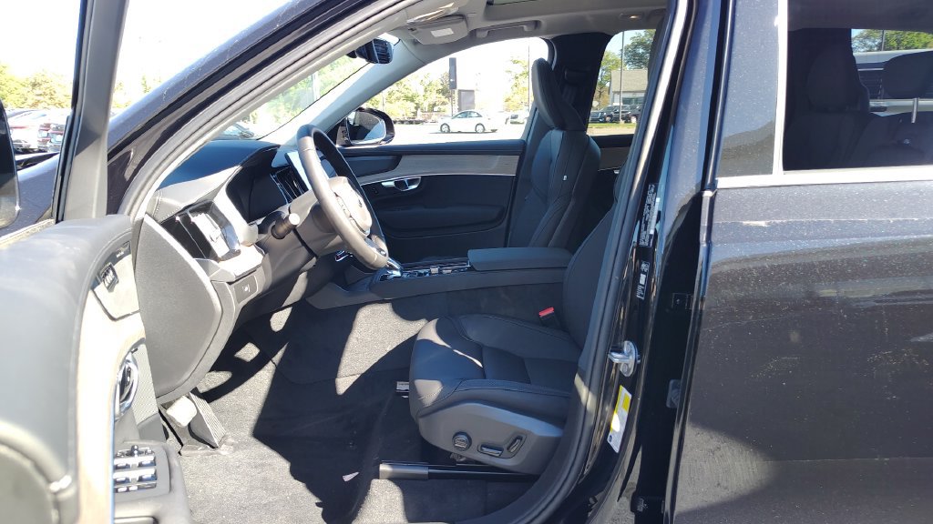 New 2026 Volvo XC90 B6 Plus w/ Protection Package Premier AWD/4WD image 7
