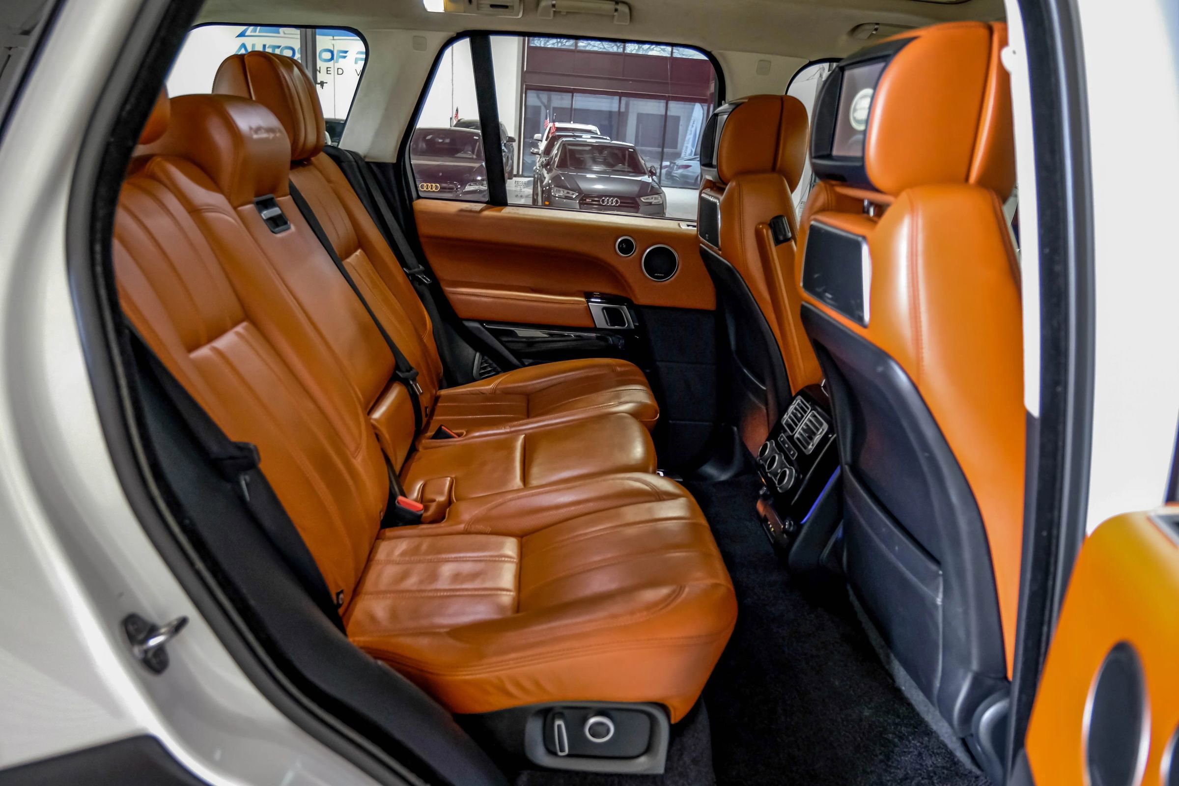 Used 2016 Land Rover Range Rover Autobiography image 48