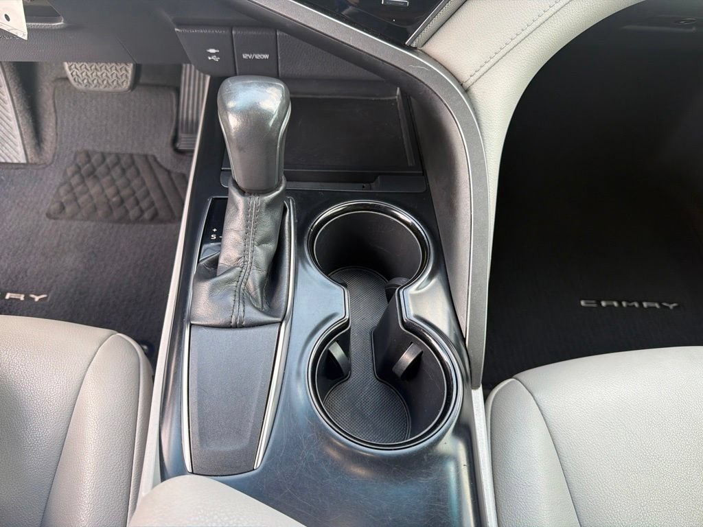 Used 2019 Toyota Camry SE w/ Carpet Mat Package FWD image 28