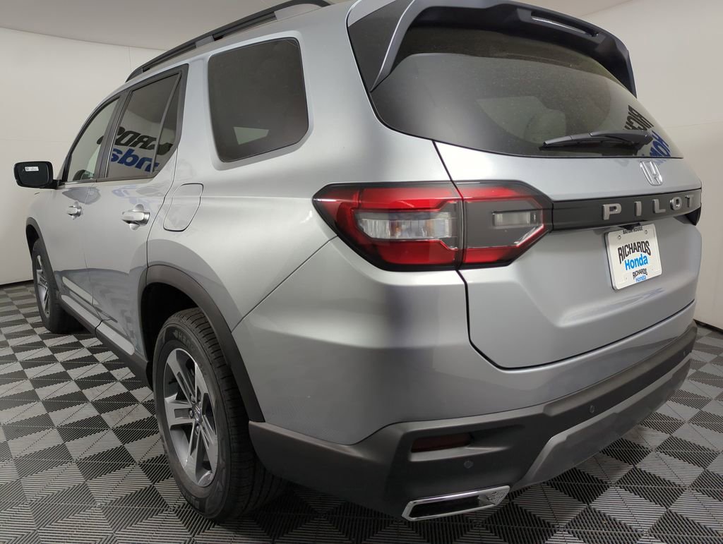 New 2026 Honda Pilot EX-L image 3