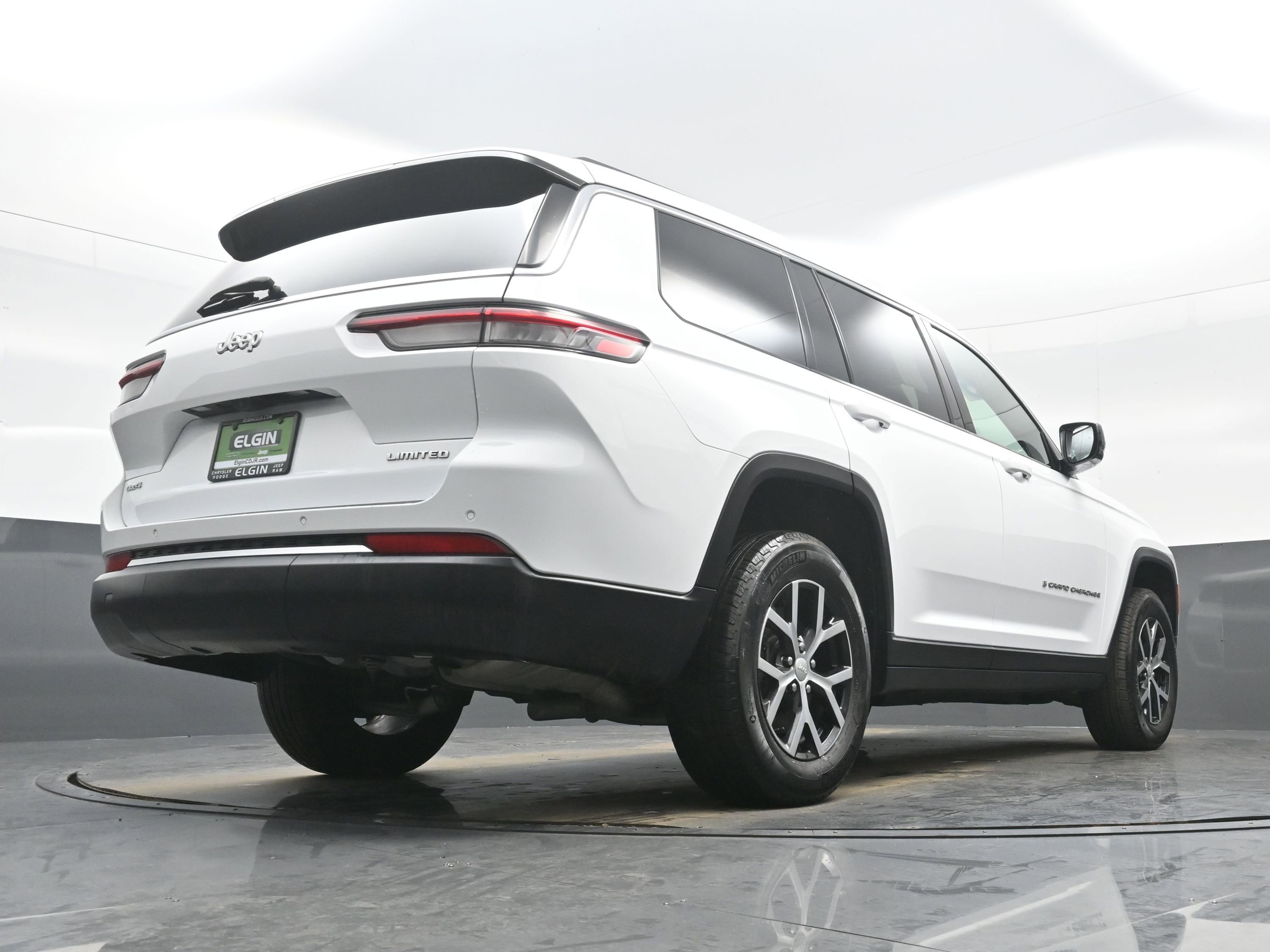 Used 2025 Jeep Grand Cherokee L Limited image 32