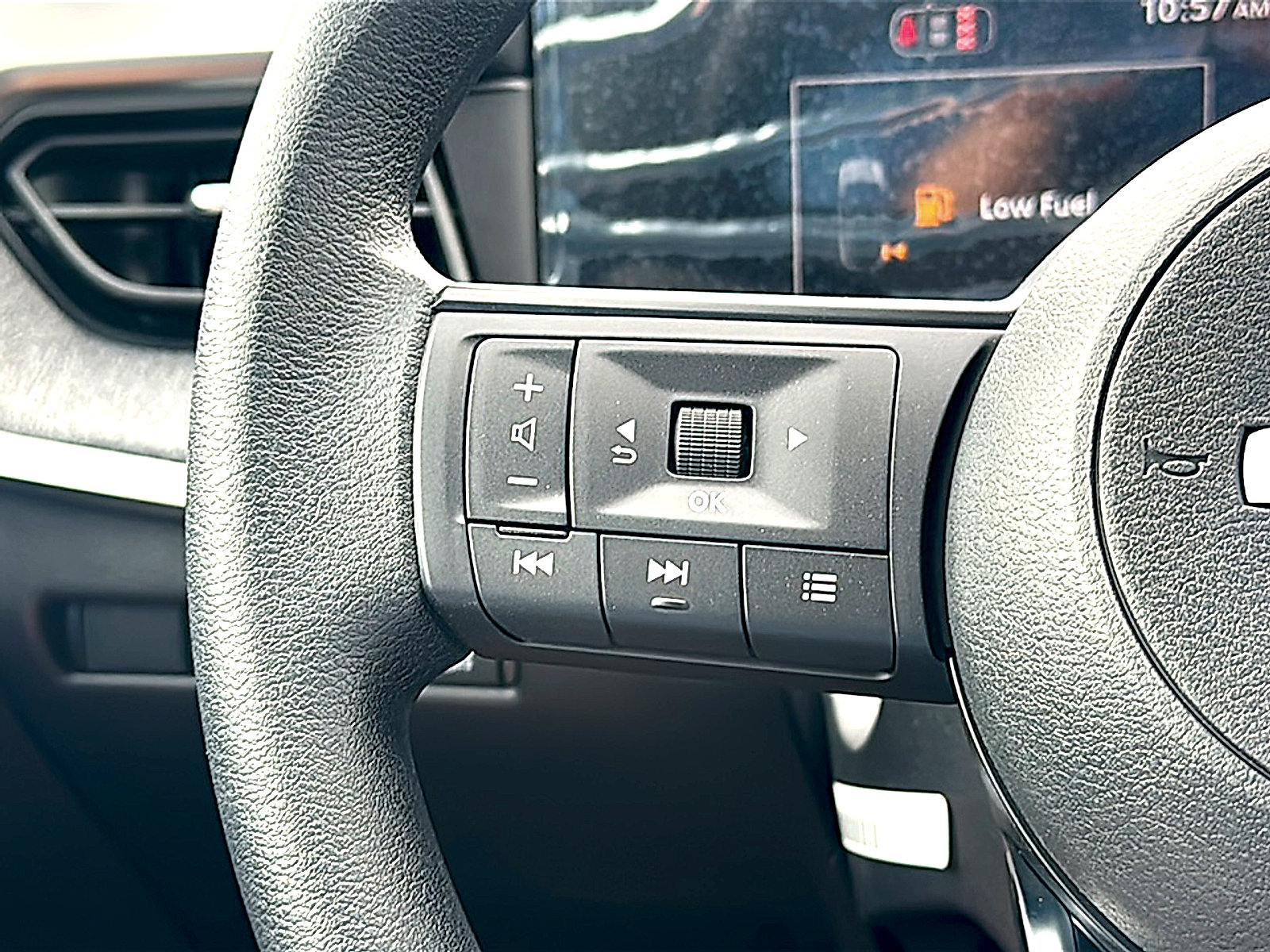 New 2026 Nissan Kicks SV w/ Cold Weather Package FWD image 19