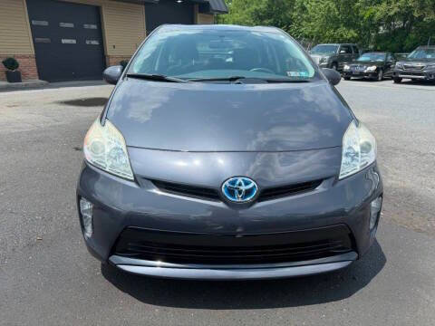 Used 2014 Toyota Prius Two FWD image 3