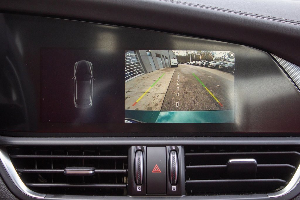 New 2025 Alfa Romeo Giulia AWD image 18