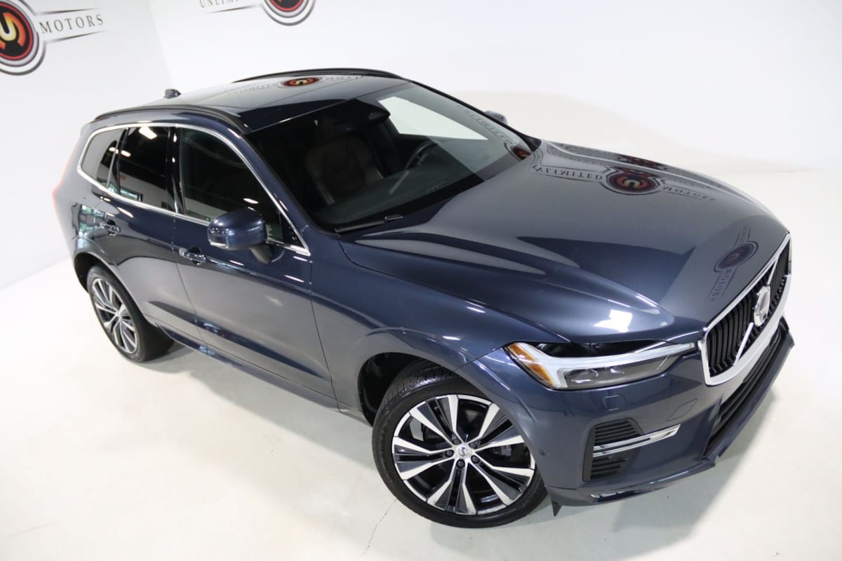 Used 2022 Volvo XC60 B5 Momentum w/ Advanced Package AWD/4WD image 6