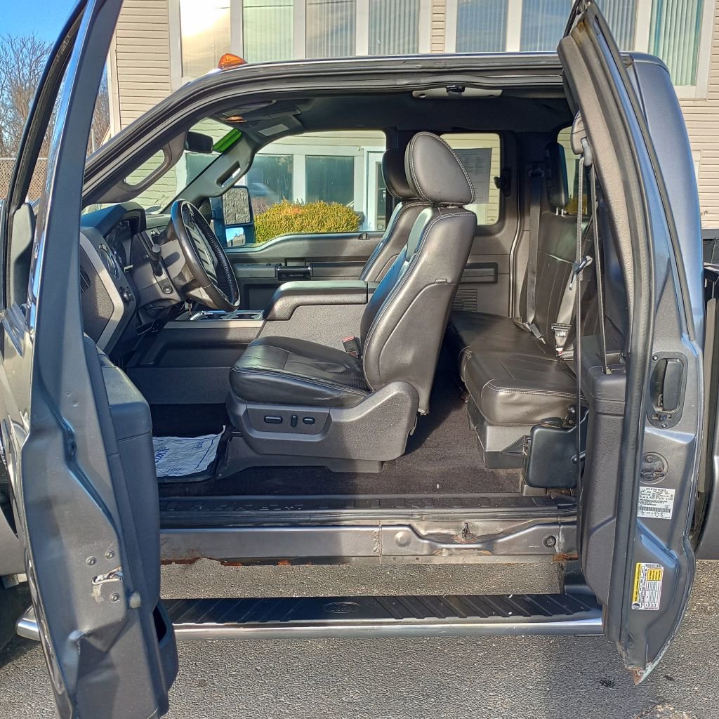Used 2011 Ford F350 Lariat w/ Lariat Interior Pkg image 16