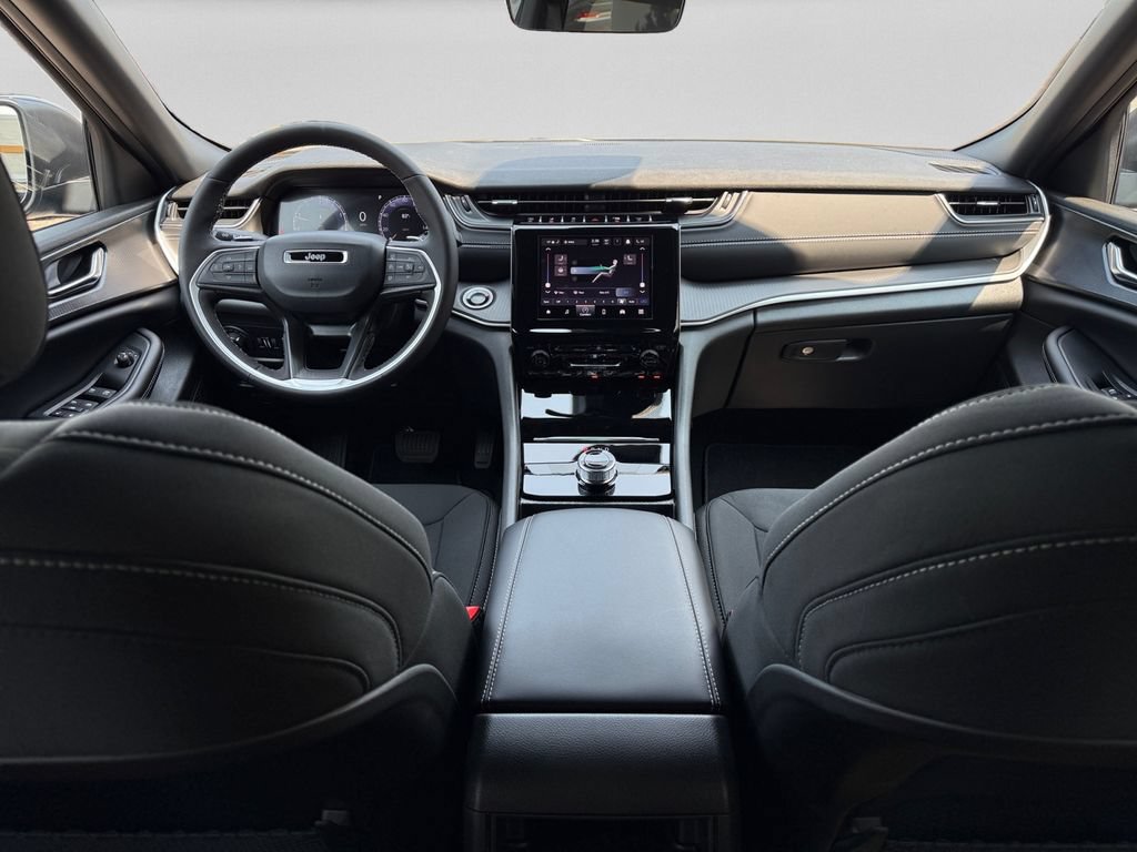 New 2026 Jeep Grand Cherokee Laredo X AWD/4WD image 16