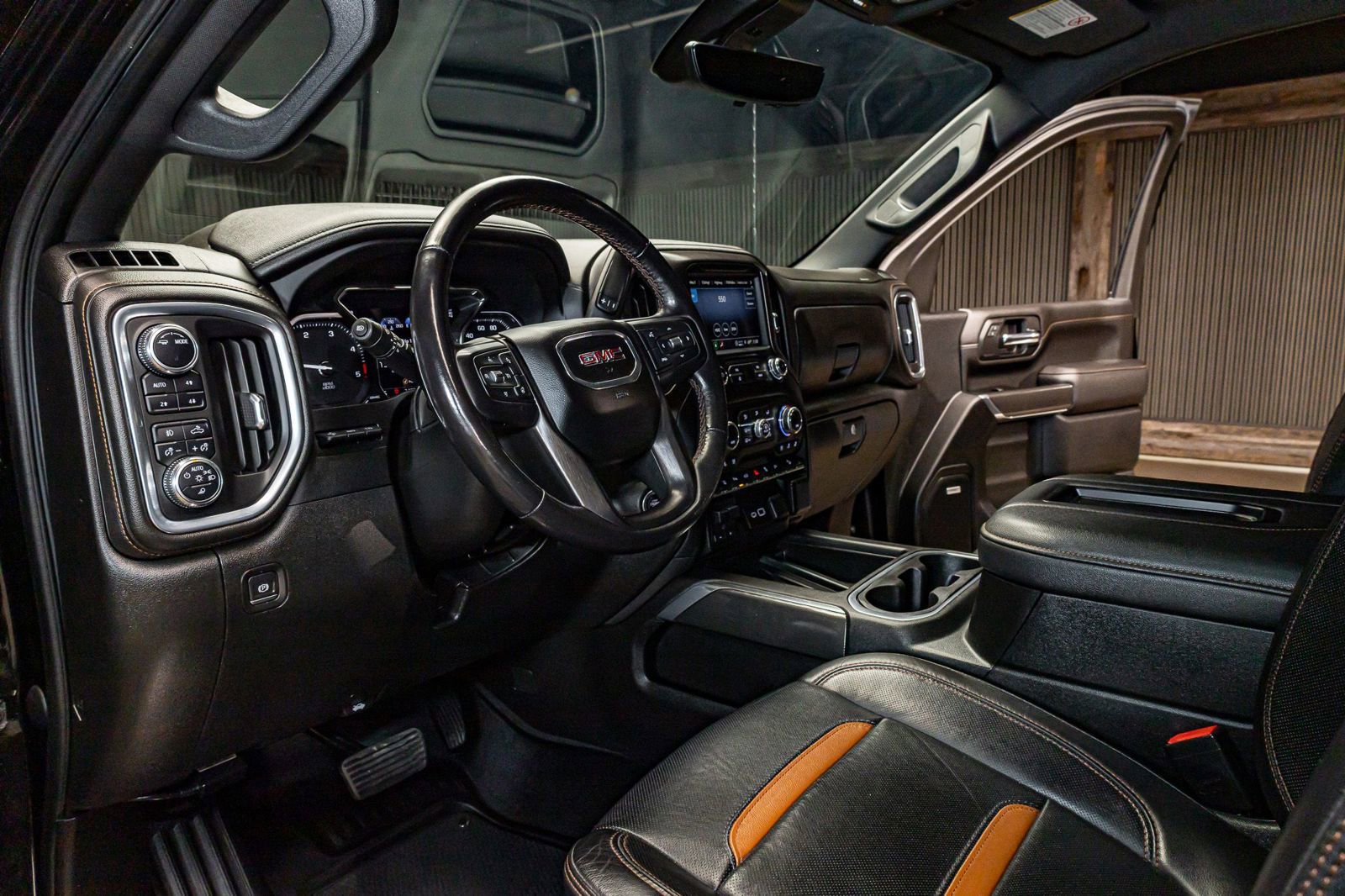 Used 2022 GMC Sierra 2500 AT4 w/ AT4 Premium Plus Package image 16