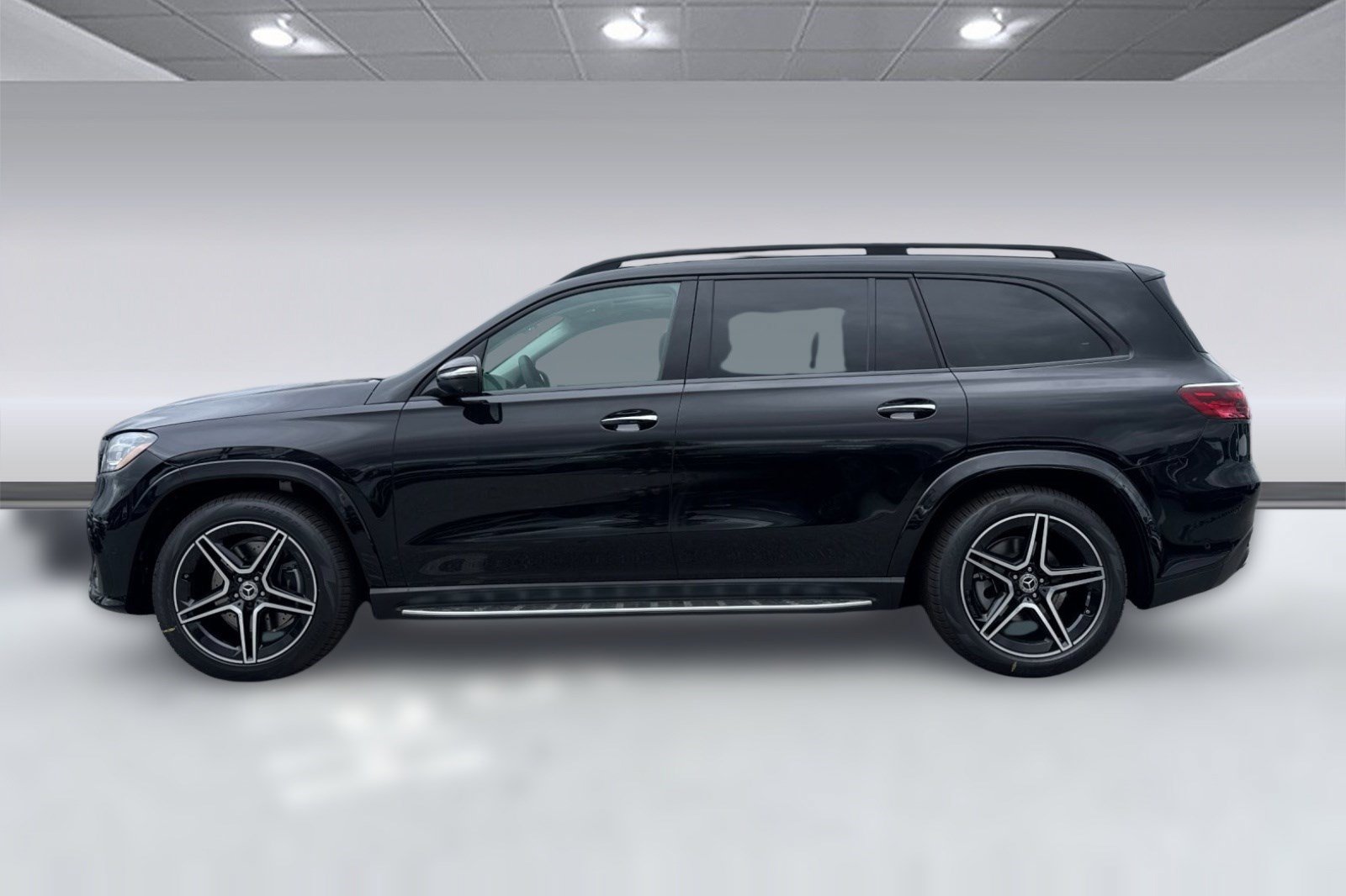 Used 2026 Mercedes-Benz GLS 450 4MATIC image 2