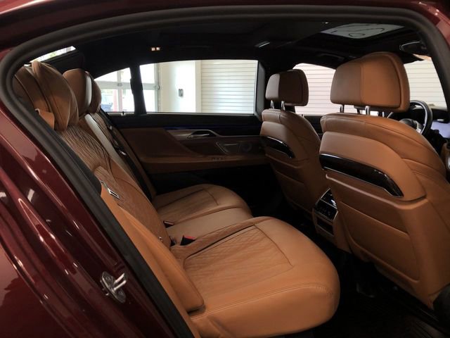 Used 2022 BMW 750i xDrive w/ Luxury Rear Seating Package AWD/4WD image 24