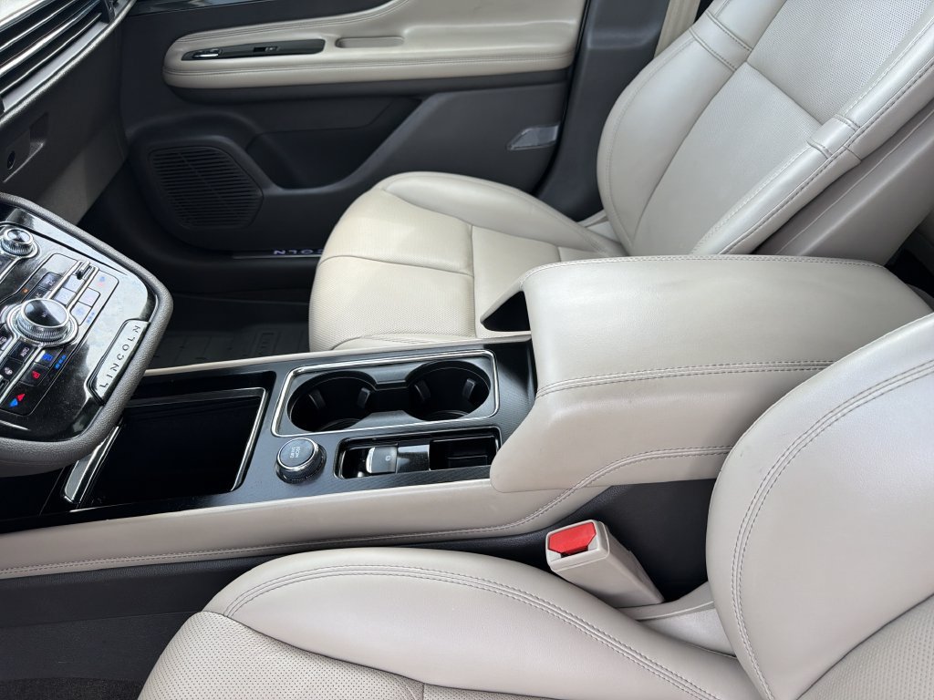 Used 2021 Lincoln Corsair AWD w/ Sport Package image 21