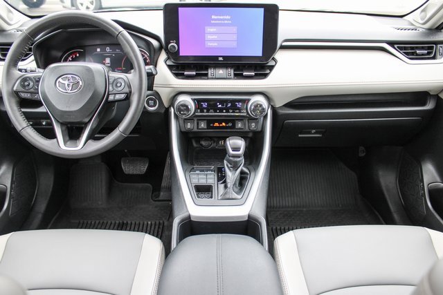 Used 2023 Toyota RAV4 XLE Premium image 17
