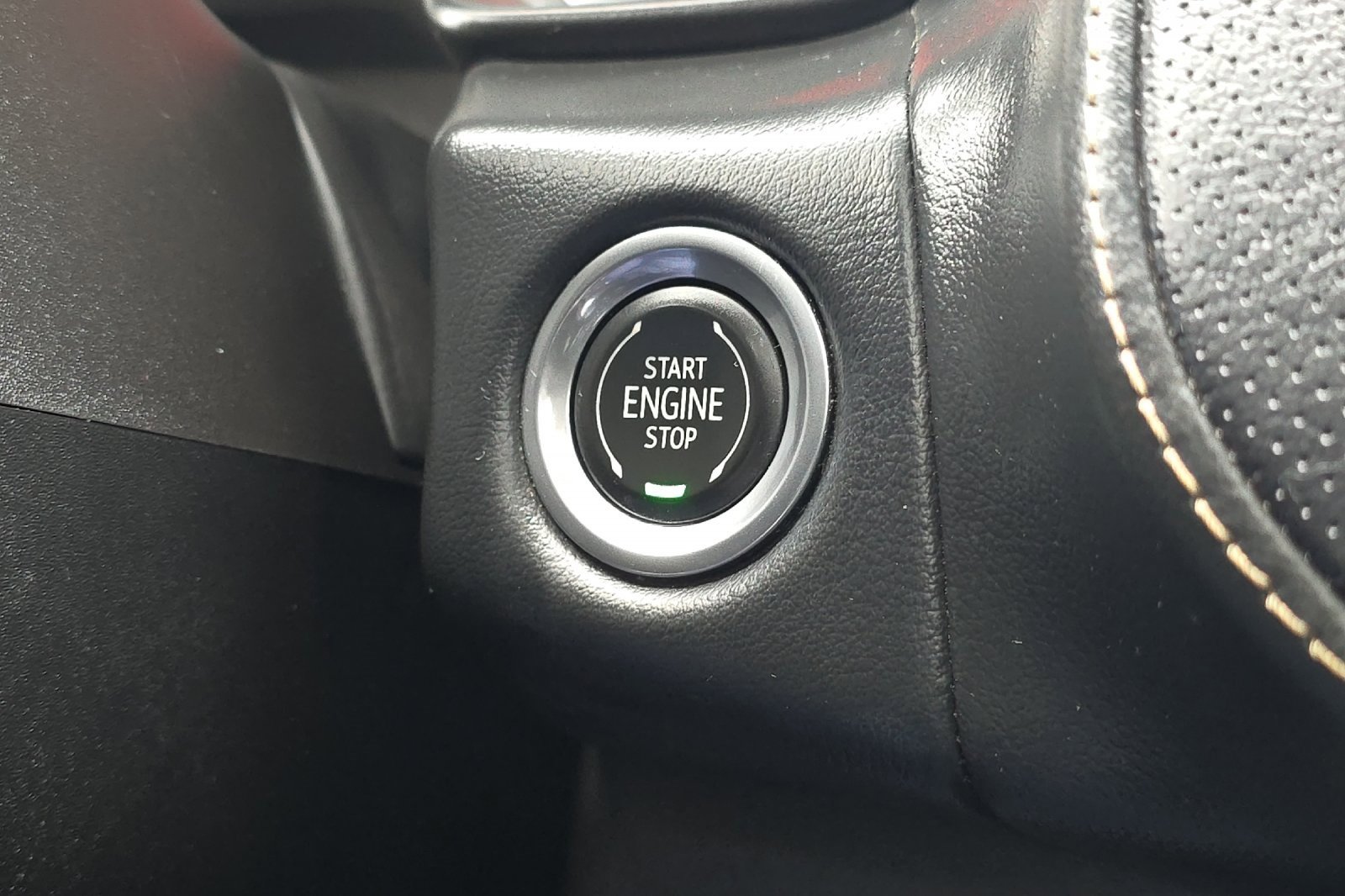 Used 2021 Chevrolet Suburban Premier w/ Premium Package image 24