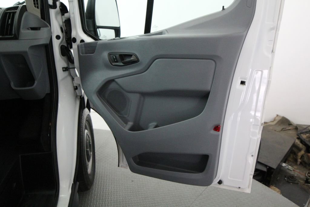 Used 2016 Ford Transit 150 130 Low Roof RWD image 34
