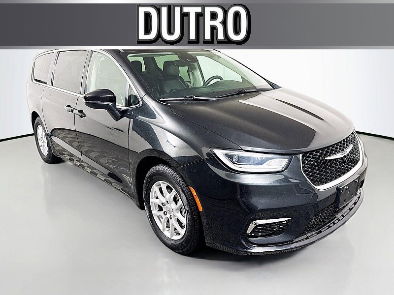 Used 2023 Chrysler Pacifica Touring-L