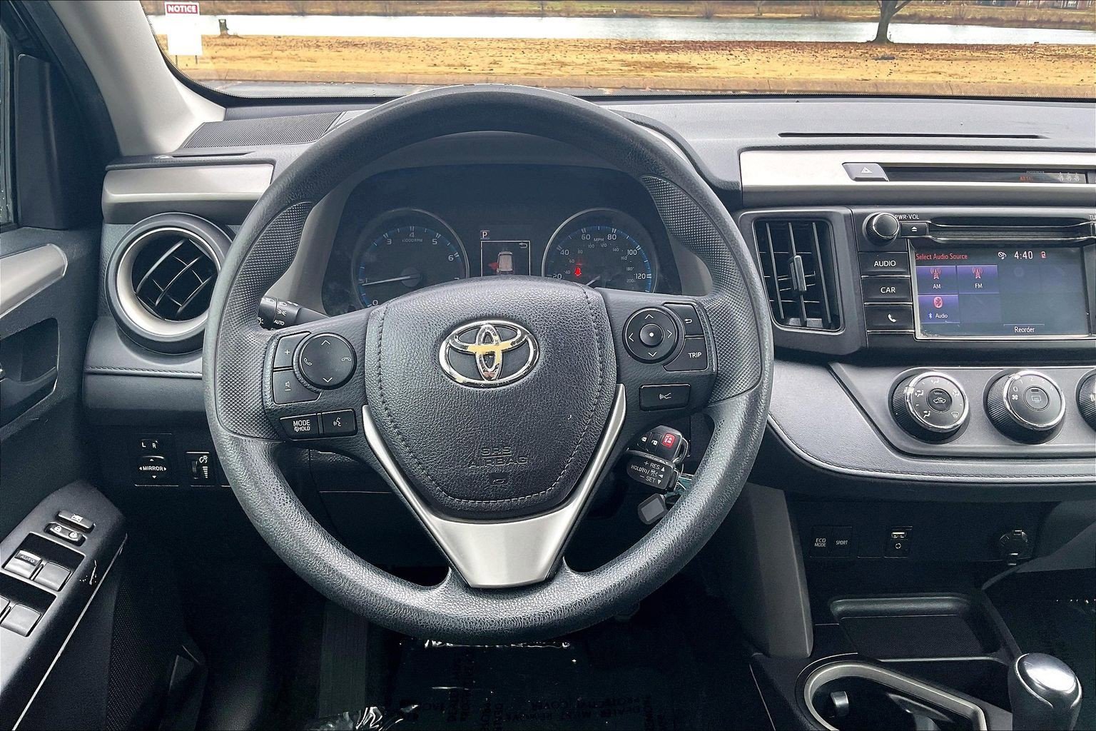 Used 2018 Toyota RAV4 LE image 5