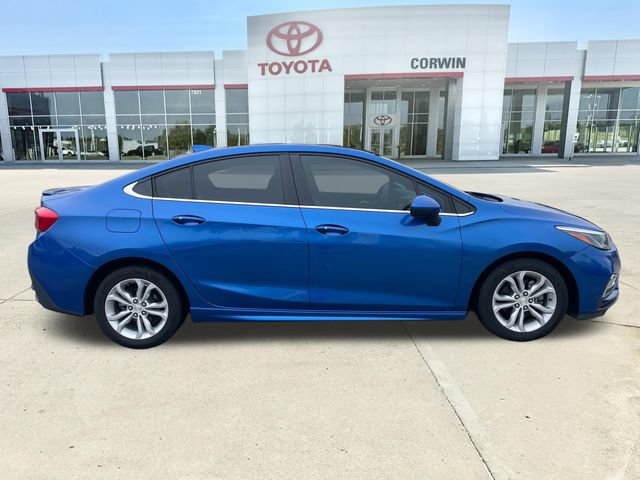 Used 2016 Chevrolet Cruze LT w/ Sun And Sound Package FWD image 6