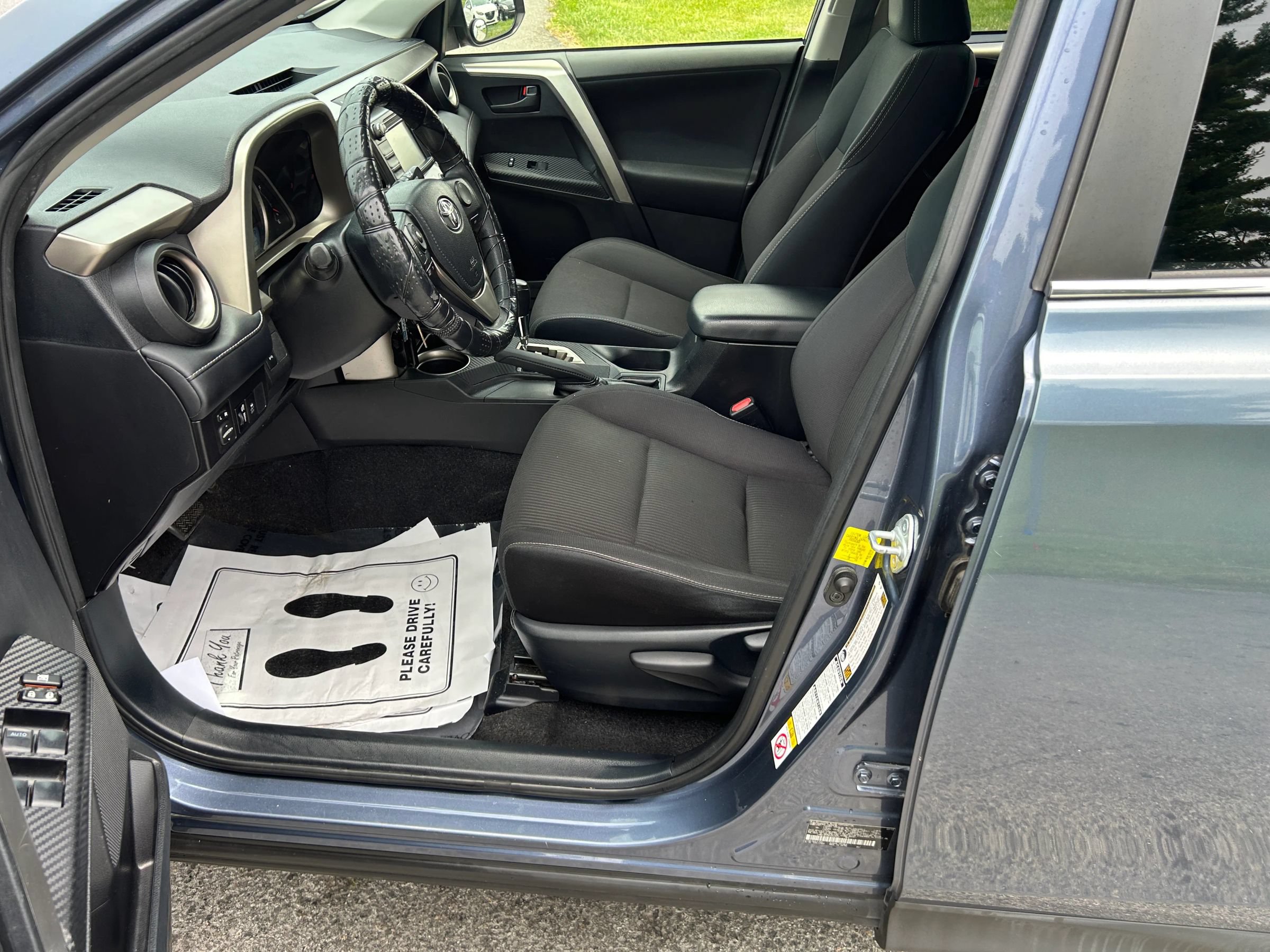 Used 2013 Toyota RAV4 XLE AWD/4WD image 14