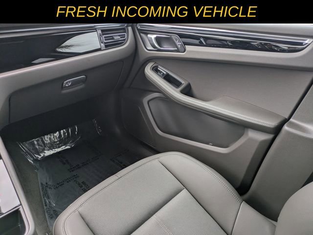 Used 2024 Porsche Macan image 14