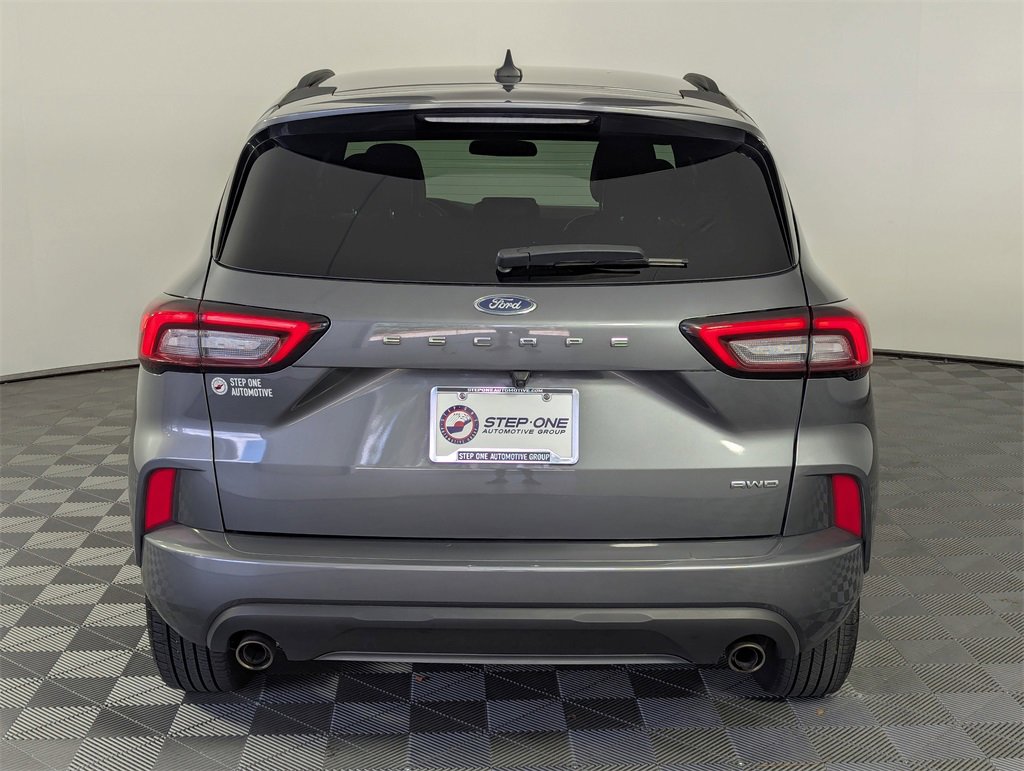 Used 2024 Ford Escape ST-Line image 7