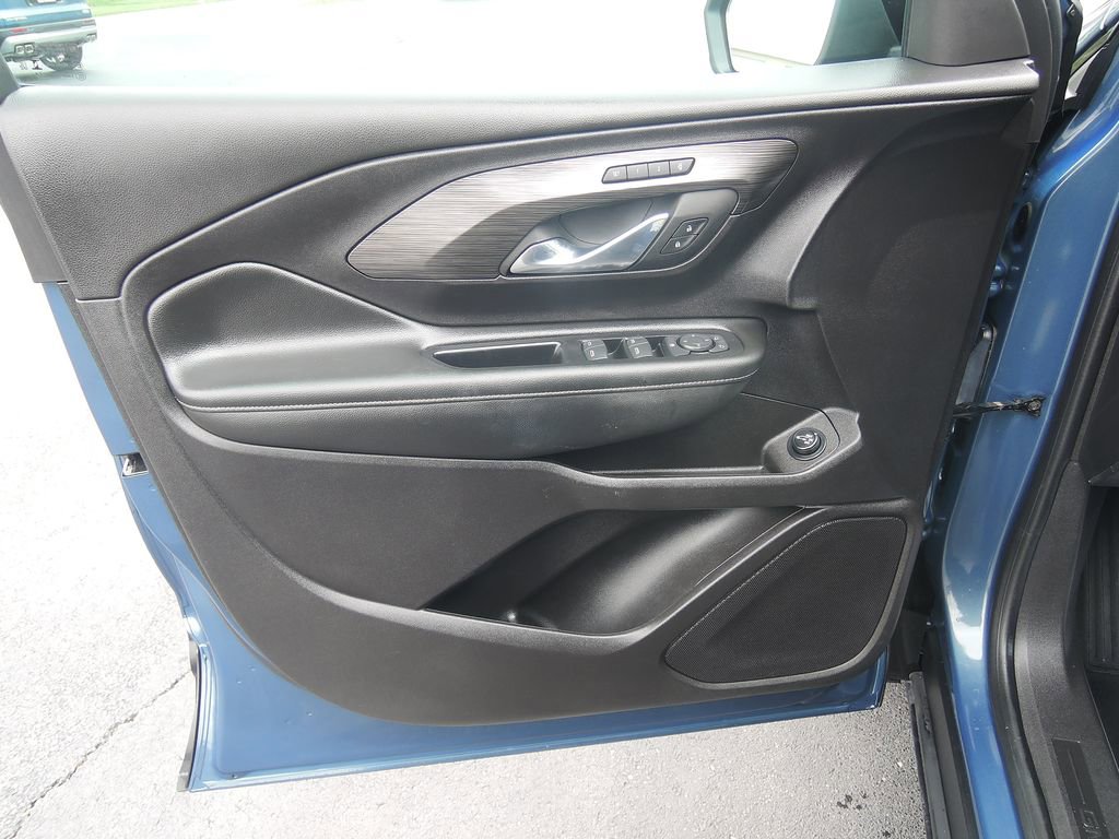 Used 2024 GMC Terrain SLT w/ Elevation Edition FWD image 26