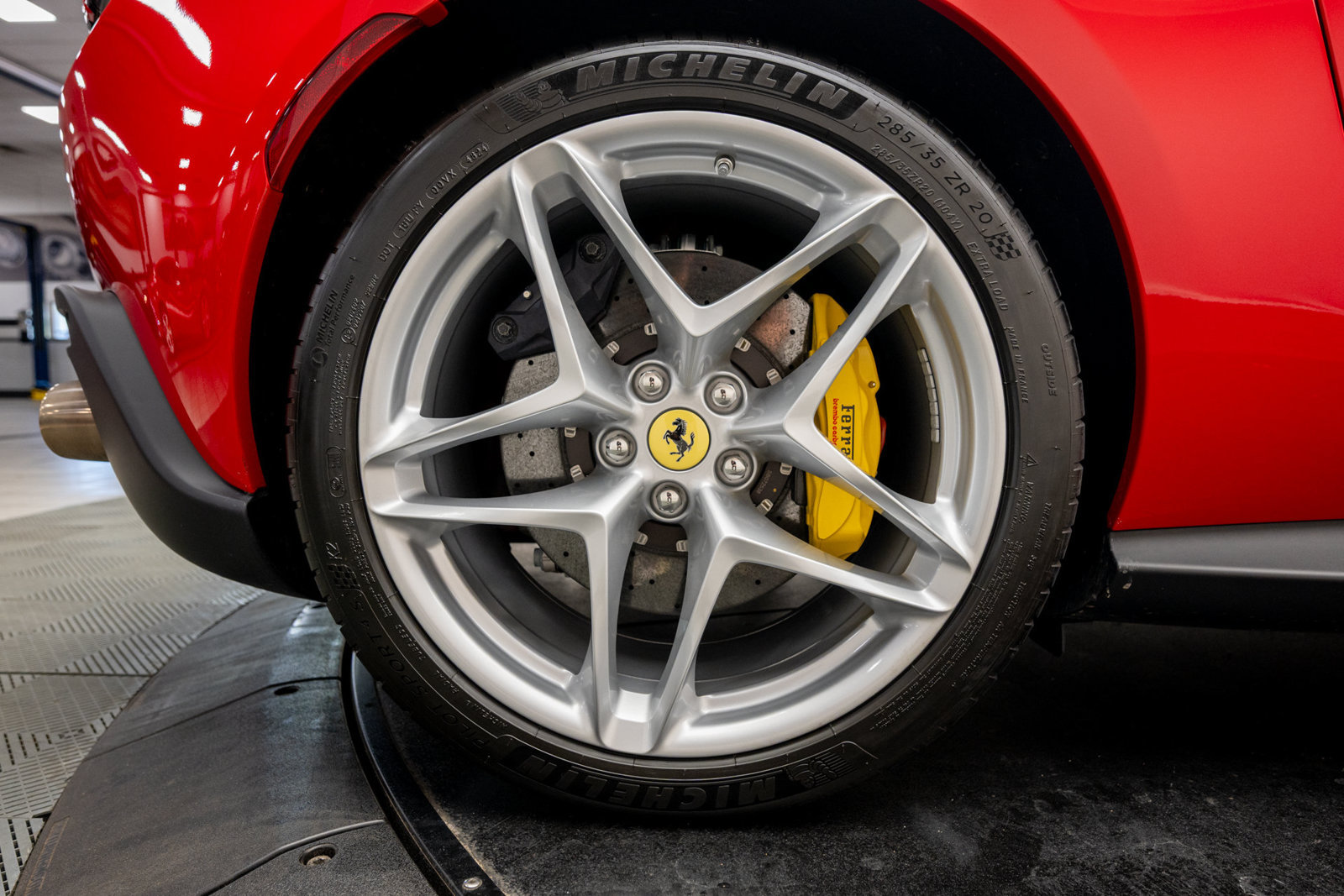Used 2026 Ferrari Roma Spider RWD image 54