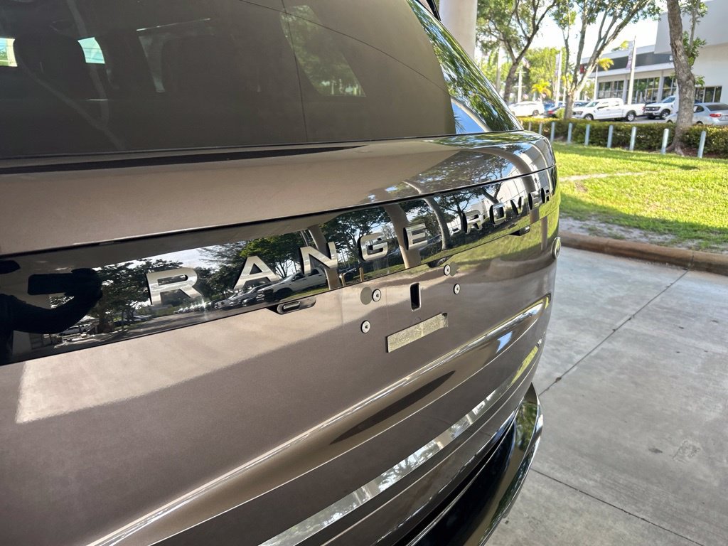 Used 2022 Land Rover Range Rover Long Wheelbase First Edition AWD/4WD image 16