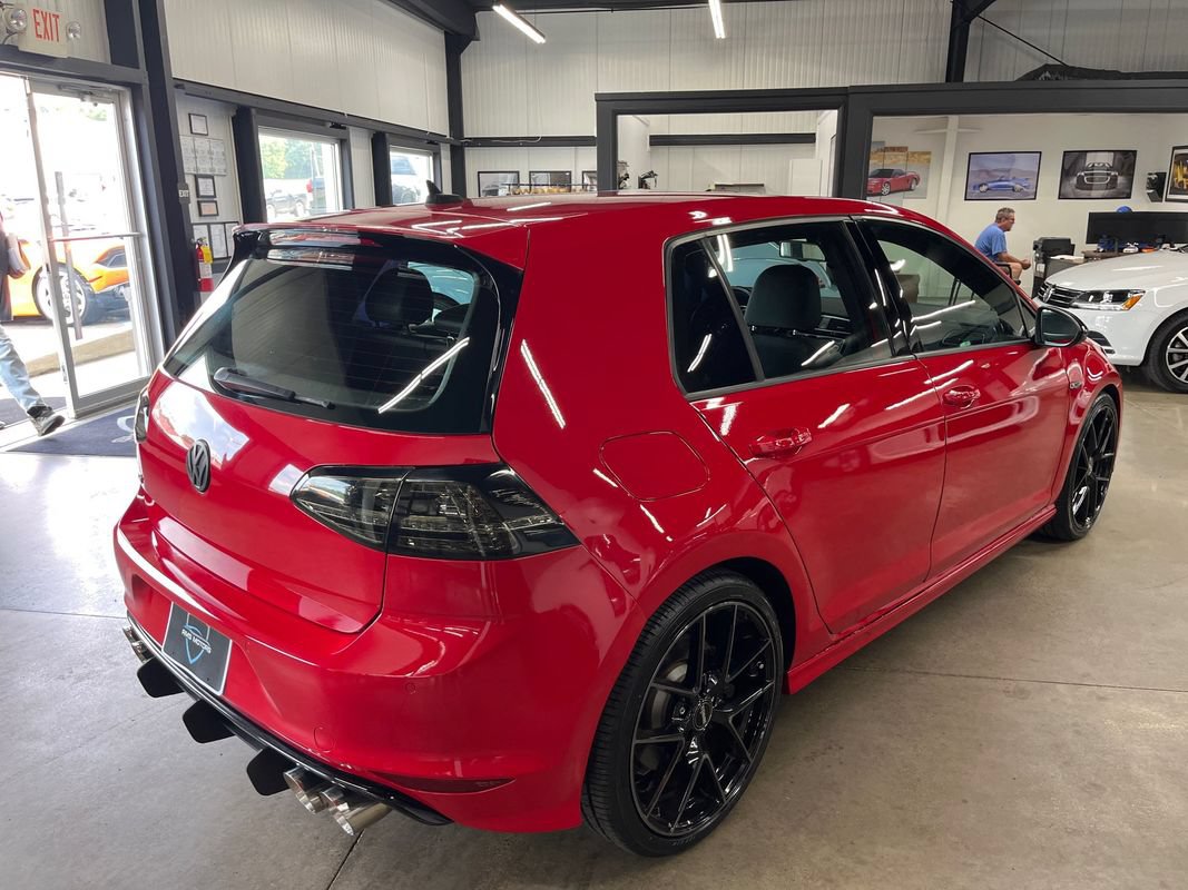 Used 2015 Volkswagen Golf R 4-Door AWD/4WD image 15