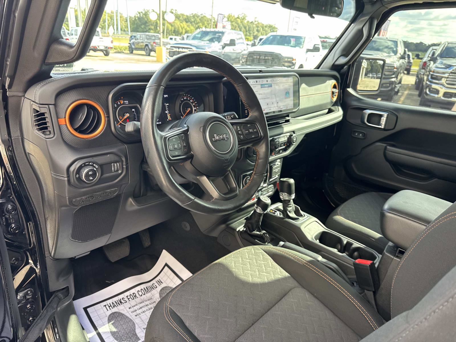 Used 2024 Jeep Gladiator Mojave w/ Convenience Group image 17