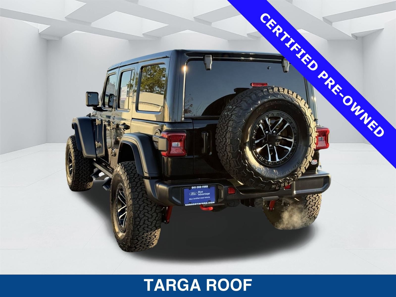 Used 2024 Jeep Wrangler Unlimited Rubicon w/ XTREMEE 35" Tire Package image 6