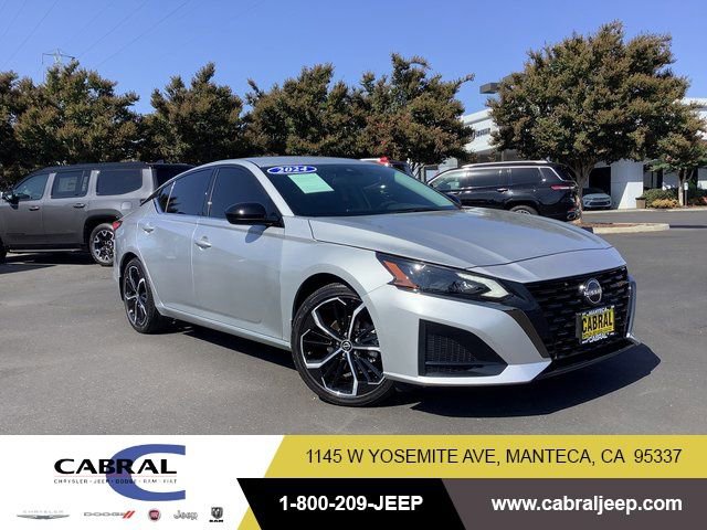 Used 2024 Nissan Altima 2.5 SR image 1