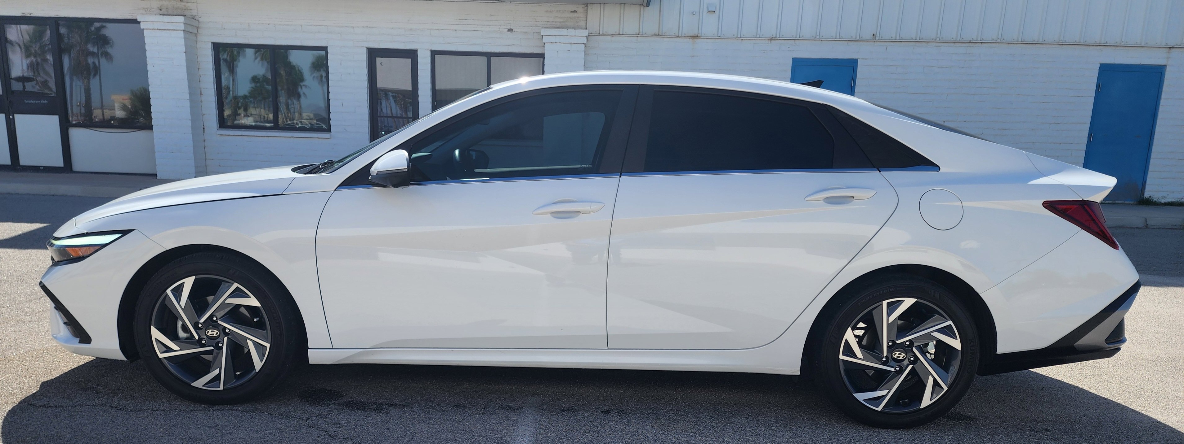 Used 2024 Hyundai Elantra Limited FWD image 8