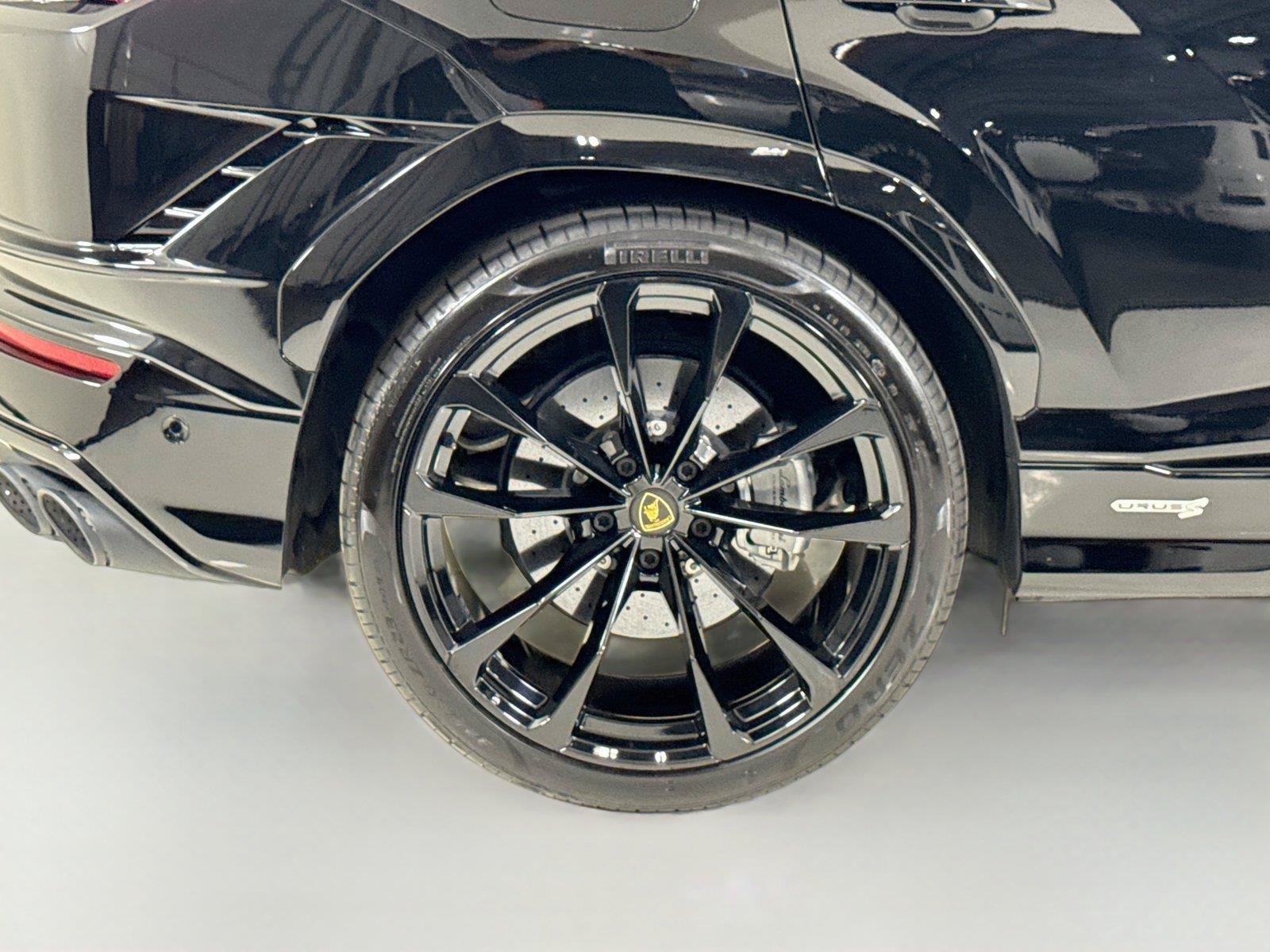 Used 2023 Lamborghini Urus S AWD/4WD image 40