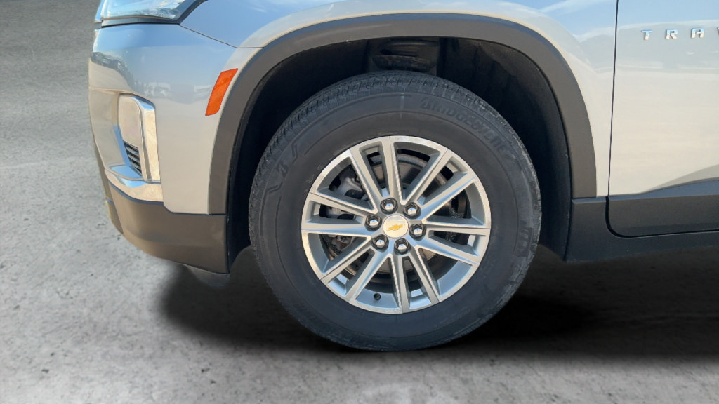 Used 2023 Chevrolet Traverse LT FWD image 26
