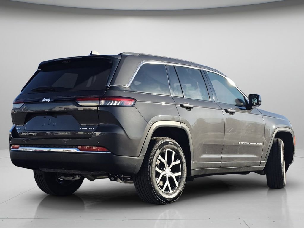 Used 2025 Jeep Grand Cherokee Limited w/ Luxury Tech Group II image 26