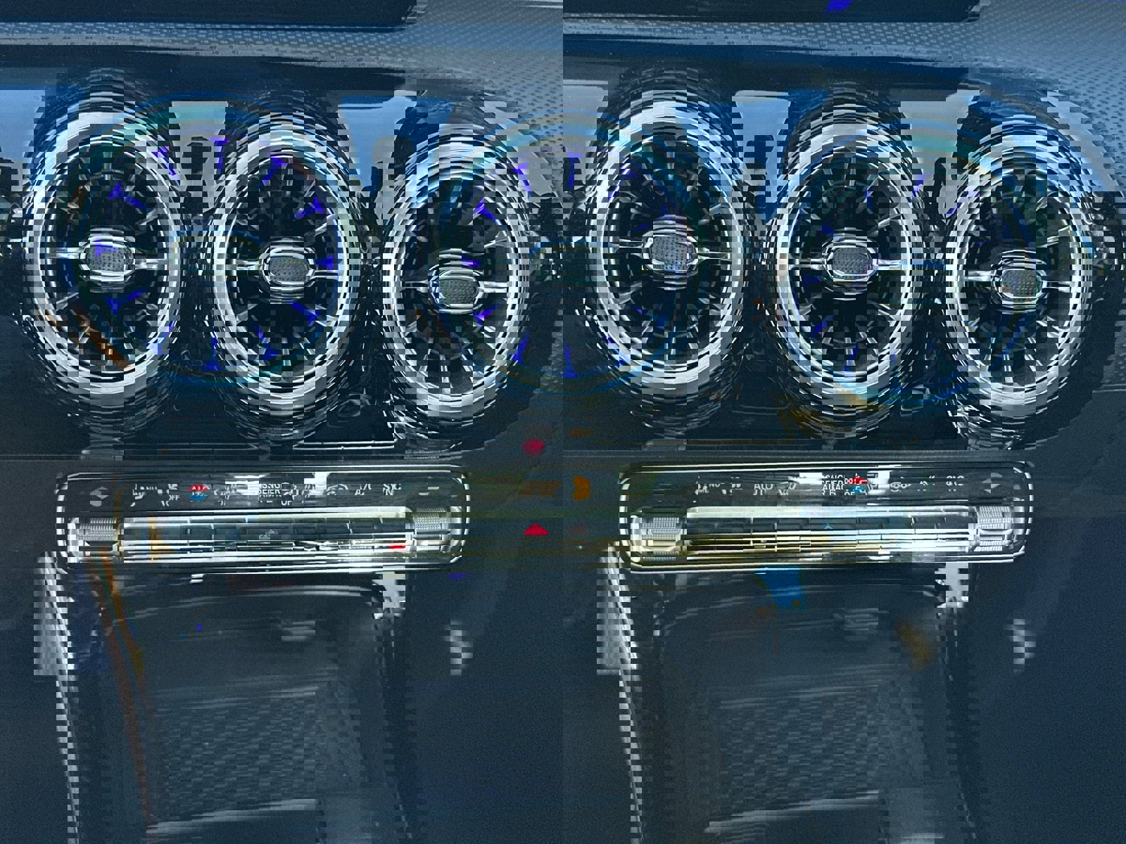 Used 2025 Mercedes-Benz CLA 250 image 29