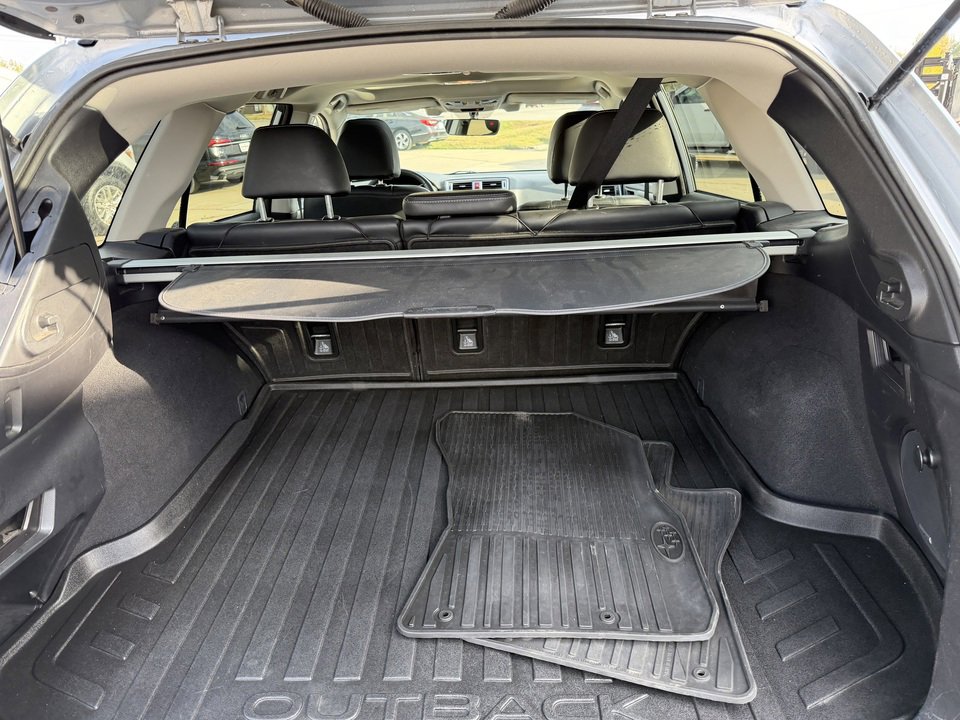 Used 2017 Subaru Outback 2.5i Limited image 18