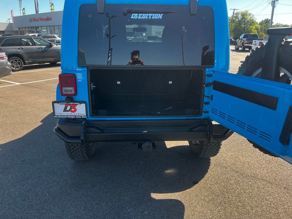 Used 2018 Jeep Wrangler Rubicon w/ Power Convenience Group image 6