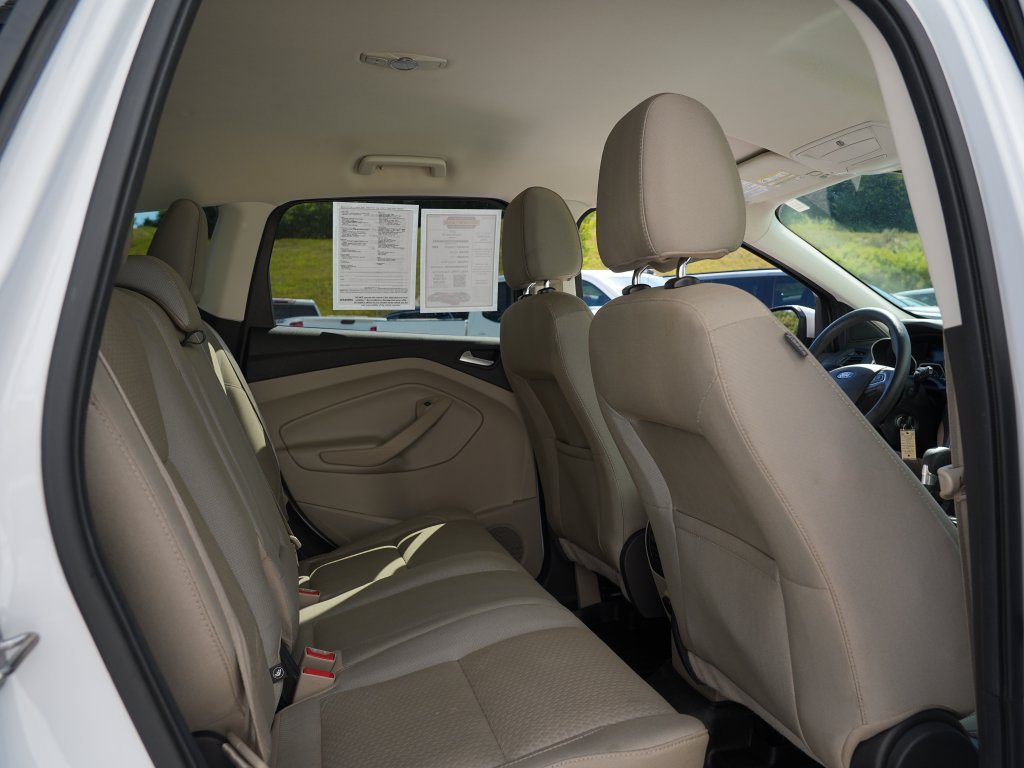 Used 2017 Ford Escape SE AWD/4WD image 30