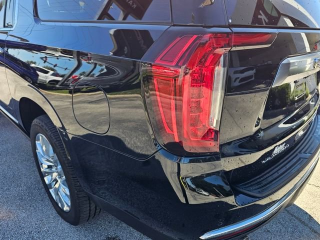 Used 2022 GMC Yukon XL Denali w/ Denali Ultimate Package image 12