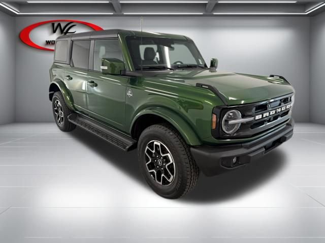 New 2025 Ford Bronco Outer Banks AWD/4WD image 3