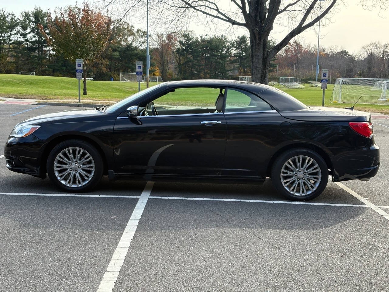 Used 2012 Chrysler 200 Limited FWD image 7