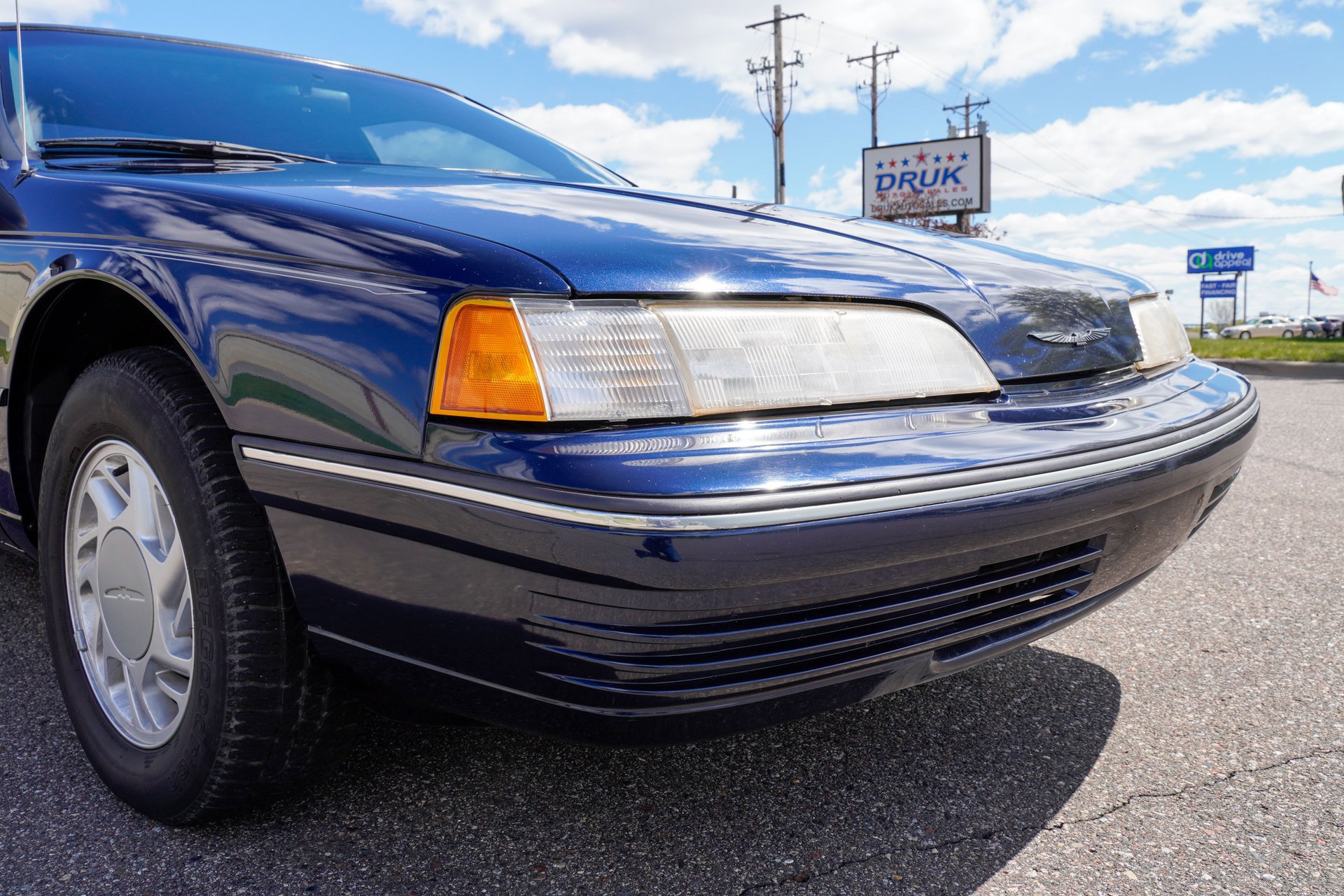 Used 1991 Ford Thunderbird RWD image 21